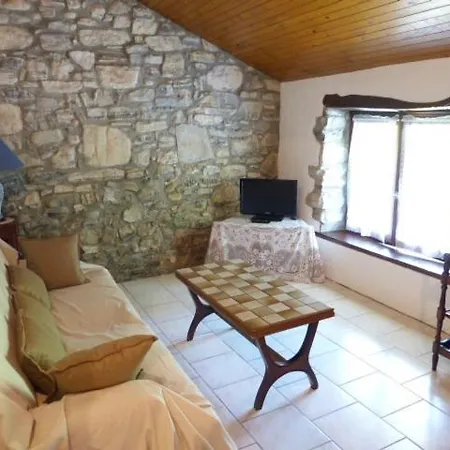 Chibau Berria-apercu Et Montagne A Cote De La *