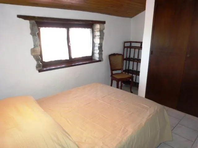 Chibau Berria-apercu Et Montagne A Cote De La